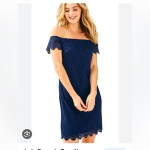 Lilly Pulitzer Navy Scalloped lace dress Sz M. Never worn but no tag fully lined